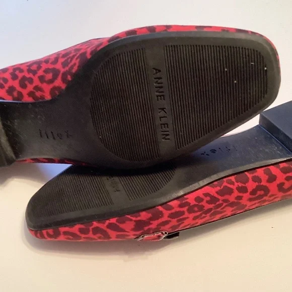 ANNE KLEIN  faux suede black and red leopard print flats!  Akidara style… size 8 - Picture 4 of 7